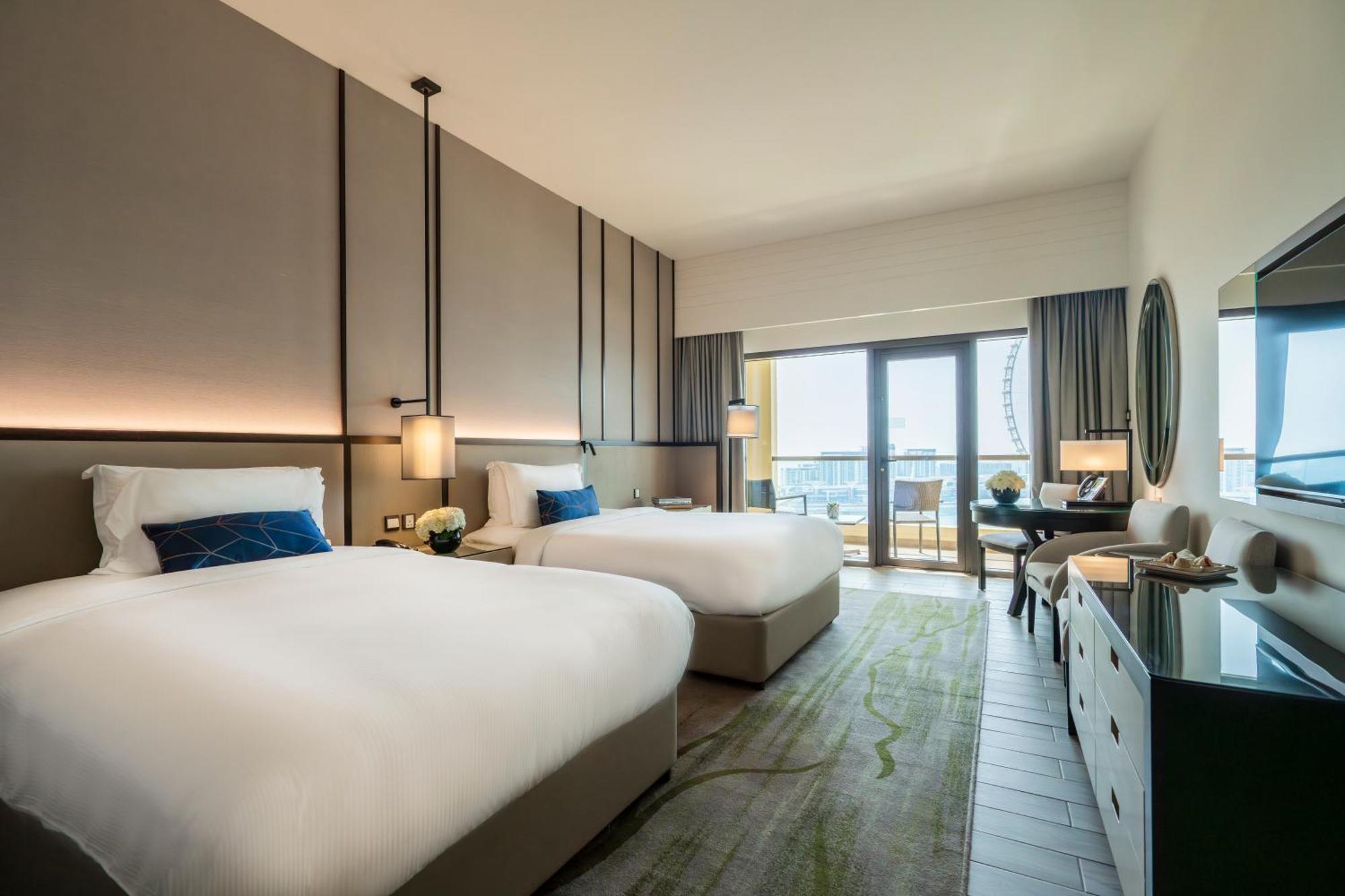 Ain Dubai Sea View Room with Balcony - Twin Bed